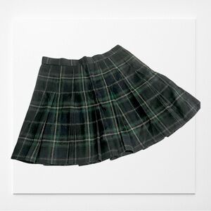 Green plaid pleated skirt